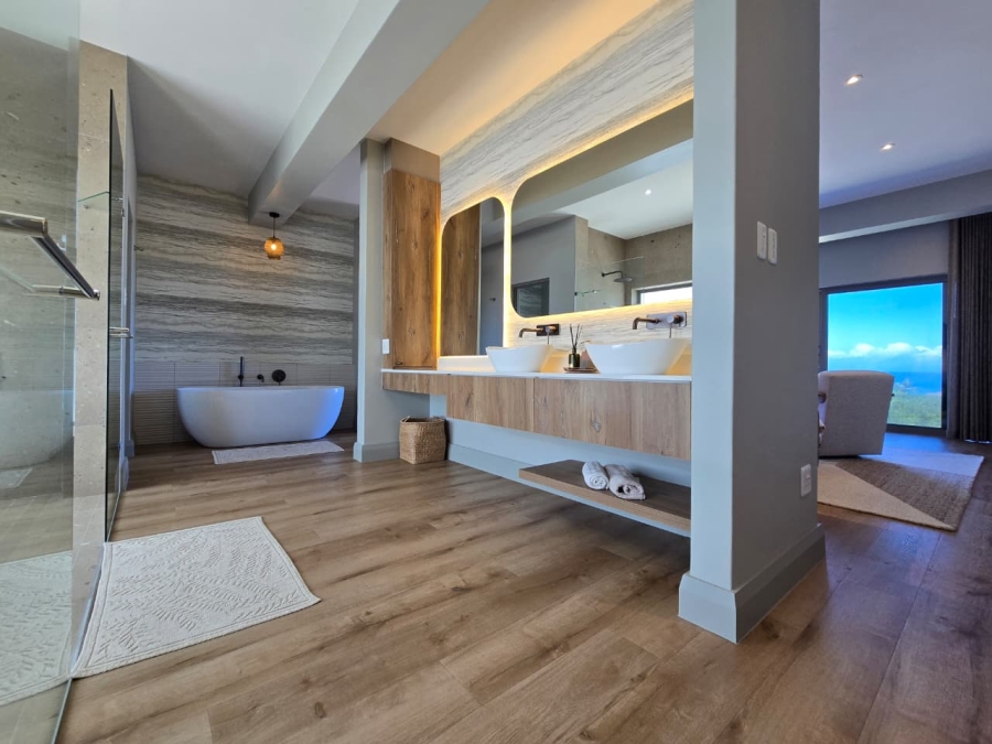 4 Bedroom Property for Sale in Outeniqua Strand Western Cape